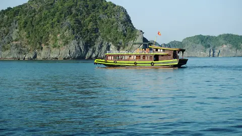 Cruising the Islands