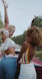 Video jigsaw puzzle titled Girls in the pickup truck