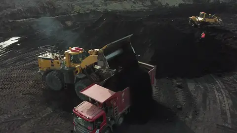 Video jigsaw puzzle titled Coal Mine Loading Shovel