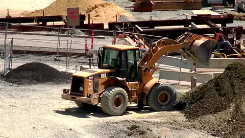 Video jigsaw puzzle titled Caterpillar Loader
