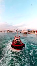 Video jigsaw puzzle titled Tug Boat