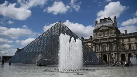 Fountain at the Louvre, Paris